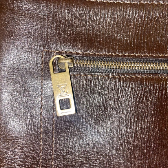 Louis Vuitton Shawnee Utah Leather Bag - Picture 4 of 9